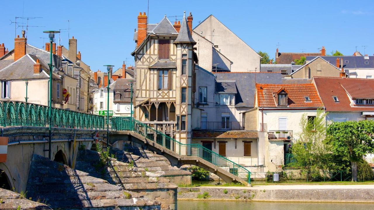 Little Jungle - T2 Avec Parking Apartment Vierzon Exterior photo